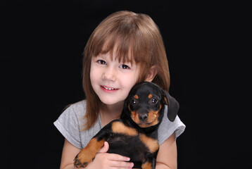 menina com cachorrinho lindo amor por pets 