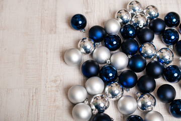 Weihnachtskugeln Kunststoff Christbaumkugeln Silber und Stahlblau