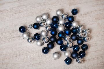 Weihnachtskugeln Kunststoff Christbaumkugeln Silber und Stahlblau