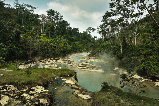 peru destination boiling river