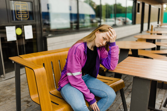 blond woman get lost