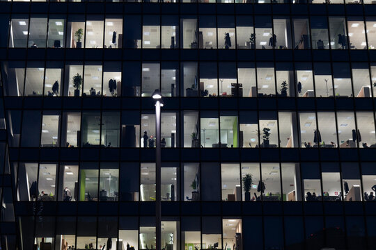 persone in ufficio