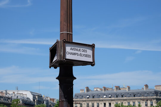 Champs-&Eacute;lys&eacute;es Avenue Sign
