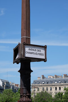 Champs-&Eacute;lys&eacute;es Avenue Sign