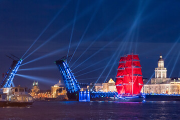 A ship with scarlet sails. Floats along the Neva River in the city of St. Petersburg. A celebration dedicated to school graduates. - 546716557