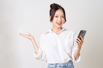 Fototapeta premium beautiful young asian businesswoman portrait on white background