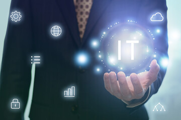 ビジネスマンとITのイメージ 