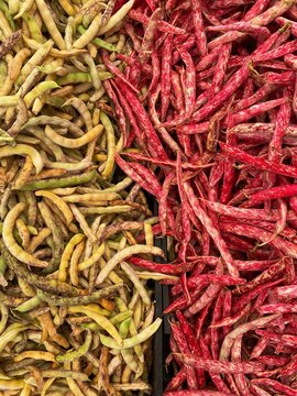 long green and red beans pattern
