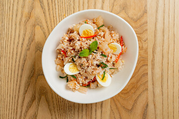 quinoa salad with boiled egg