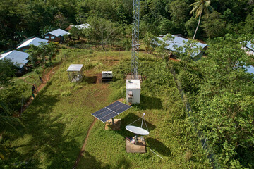 Telecommunications hotspot, solar satellite internet base station