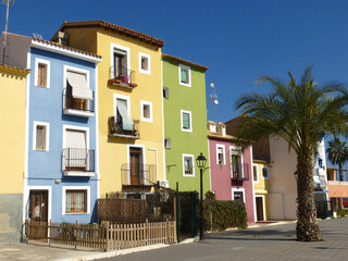 Casas típicas de los pescadores de Villajoyosa (Alicante). Mediterráneo. Pueblos