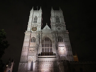 Fototapeta premium Westminster Abbey church at night in London
