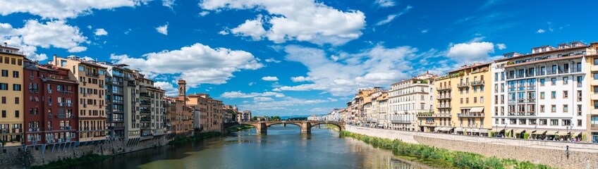 St Trinity Bridge van Ponte Vecchio over de rivier de Arno, Florence, Italië, Europa