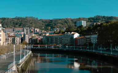 Sommerlicher Herbsttag in Porto