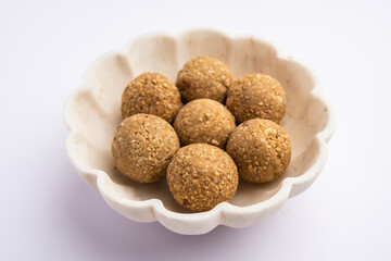 Til Gul laddoo, Sesame jaggery ball, til ke laddo or tilgul for Makar Sankranti Festival in India