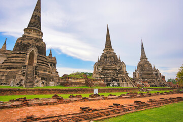 Fototapeta premium タイ・アユタヤの遺跡 ワット・プラ・シーサンペット