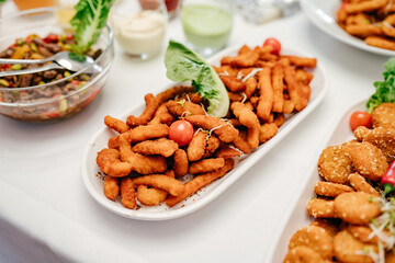 Eine Platte mit Essen