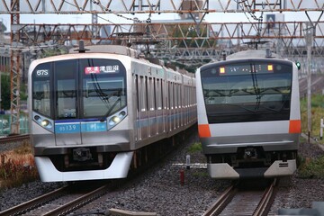 通勤電車 JR中央線と東京メトロ東西線