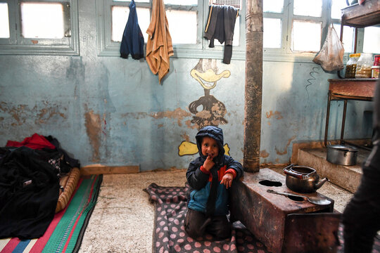 Syrians fleeing the bombardment near Idlib turned schools into living spaces