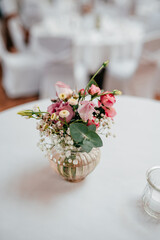 Blumendekoration für die Hochzeit