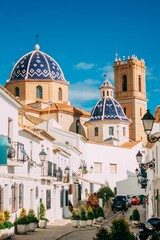 Naklejka premium Vertical shot of modern buildings in Altea, Spain