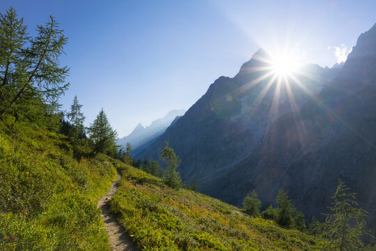 Hiking around Mont Blanc, Alpine landscape