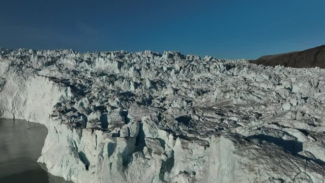 texturas e icebergs del glaciar eqi en groenlandia