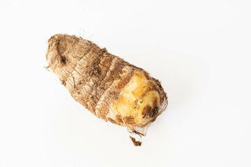 白い背景のさといも