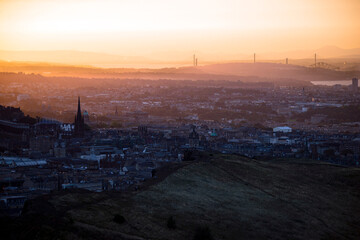 Naklejka premium Edinburgh, Scotland - August 31st 2022 - Sunset in Edinburgh