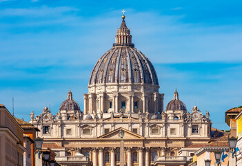 Fototapeta na wymiar St. Peter's basilica dome in Vatican