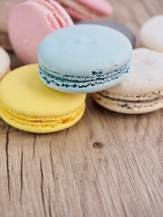 다양한 색상의 마카롱
