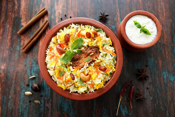 Chicken biryani Spicy Indian Malabar biryani Hyderabadi biryani, Dum Biriyani pulao golden bowl...