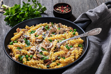 tuna mushroom green pea fusilli, top view