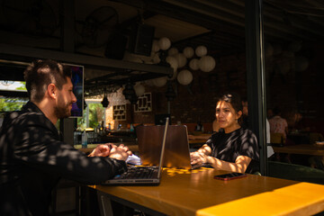 Smiley business people