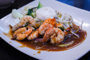 Teppanyaki, Tepenyaki, Tepanyaki, Grilled Shrimp, meat, with sauce seasoning and mustard greens, bean sprouts on a plate, Japanese and Korean Grill