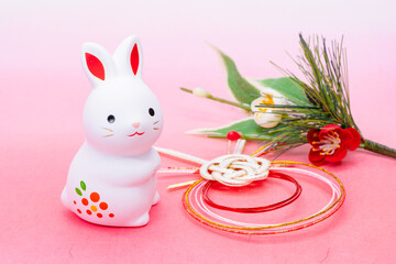 写真素材:令和5年・2023年の干支は卯（う・うさぎ）　卯年の年賀状素材（和風、和紙、千代紙、お正月小物等）