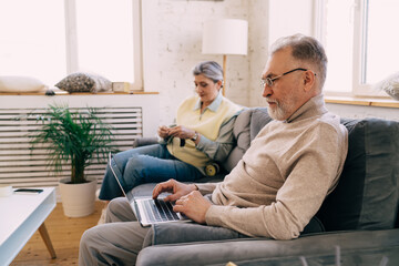 Fototapeta premium Senior couple relaxing on weekend