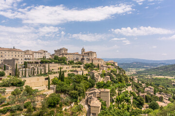 Fototapeta na wymiar Scenic view of the village of Gordes in Provence, south of France against dramatic sky