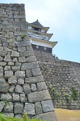 丸亀城 天守閣と石垣	