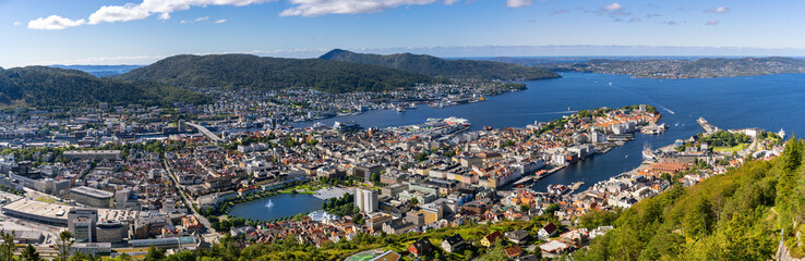 Fototapeta na wymiar Bergen City, view from Floien