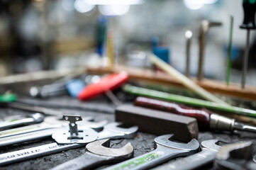 Sammlung von Werkzeug zur Instandhaltung einer Anlage