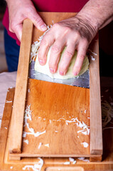 Prepare cabbage for fermentation