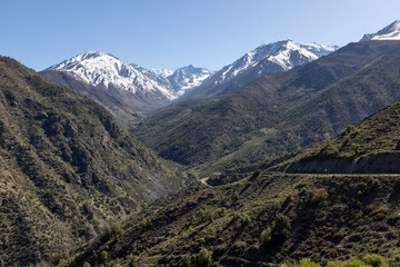 Fototapeta premium Mirador Tres Valles - Santuario de la Naturaleza Yerba Loca - Traveling Chile