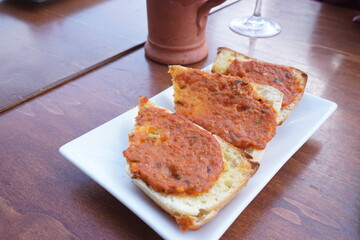 Spanish Food, Pan con Tomate or Spanish-Style Grilled Bread With Tomato - スペイン料理 パン...