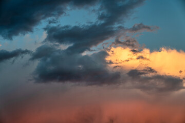 Obraz premium Dramatic clouds during sunset