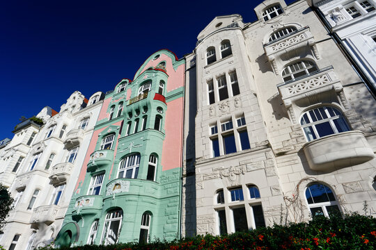 ornate pastel gruenderzeit houses in cologne's suedstadt district