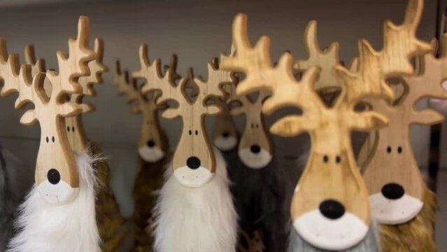 4k Wooden Deer On Shelves