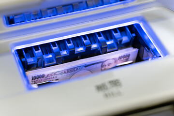 ATM・札束