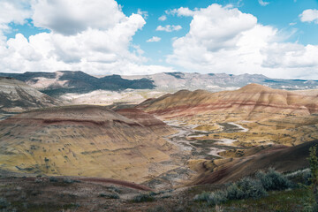 Fototapeta na wymiar dry landscape at painted hills in the desert of oregon