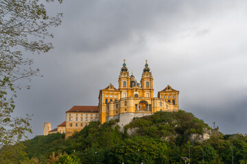 Fototapeta na wymiar the historic Melk Abbey and church spires on the rocky promontory above the Danube River